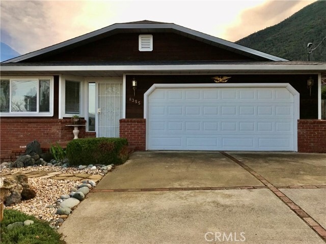 Foto del edificio - 8355 Broadview Dr