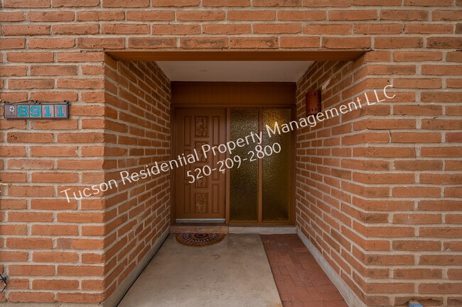 Foto del edificio - 8911 E Rosewood St