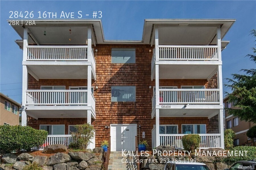 Primary Photo - Beautiful 2 Bed 1.5 Bath Multi Unit Proper...