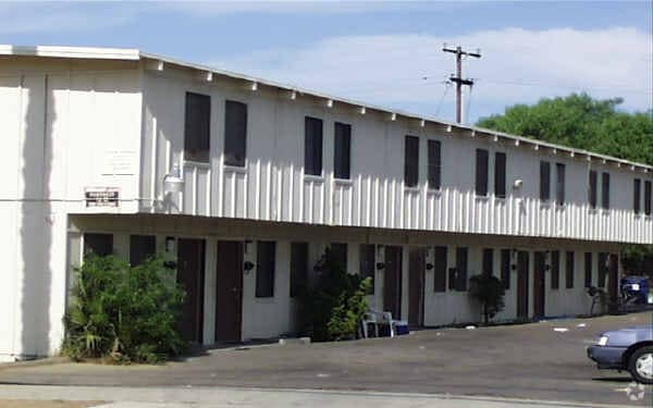 Building Photo - 553-561 565 G St