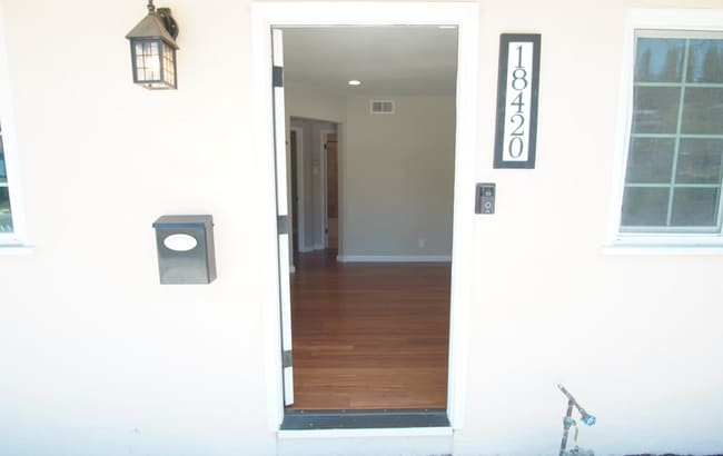 Foto del edificio - 18420 Crest Ave