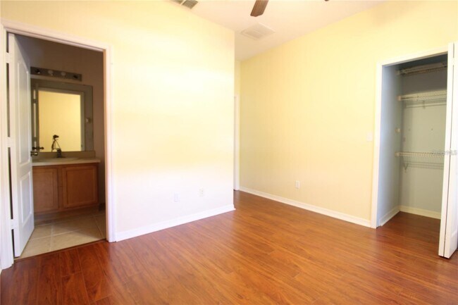 Foto del edificio - 10832 Savannah Wood Ct