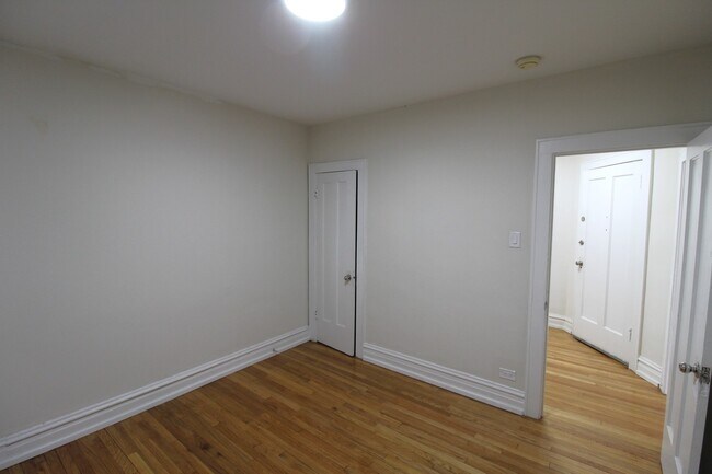 Foto del edificio - 6307 N Mozart St