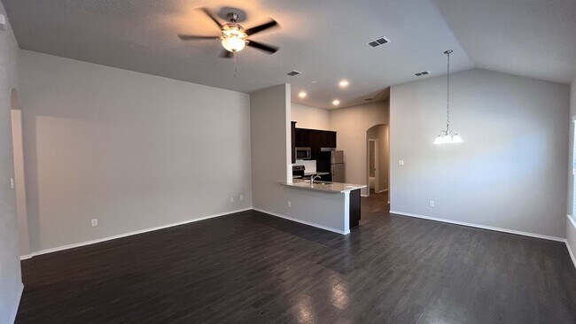 Foto del edificio - Welcome home 3/2 ready to move in!