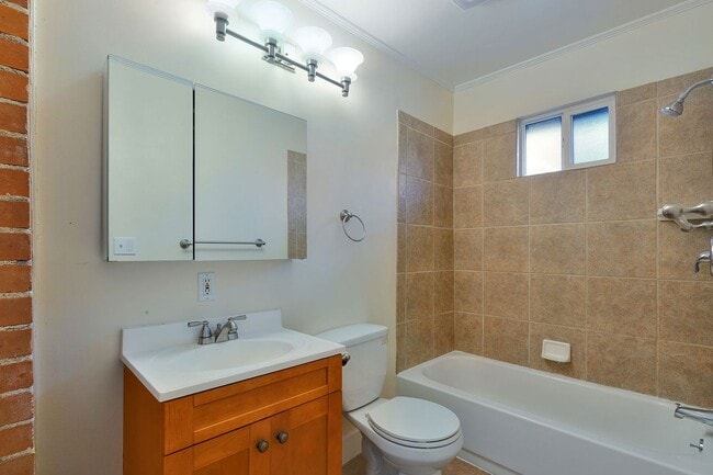 Building Photo - 4933 Irving St