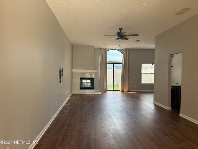 Building Photo - 3814 Union Pacific Dr W