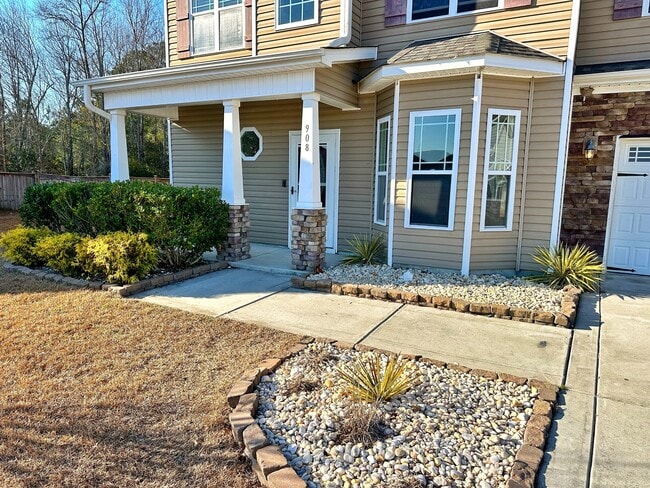 Building Photo - 908 Merlin Ct