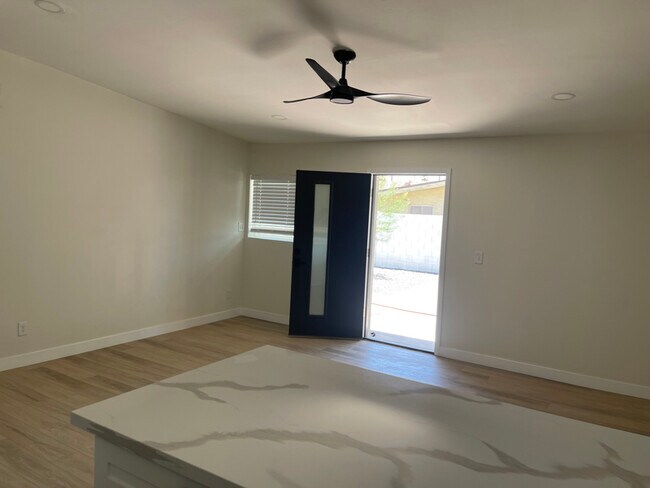 Foto del edificio - 3301 N 66th Pl