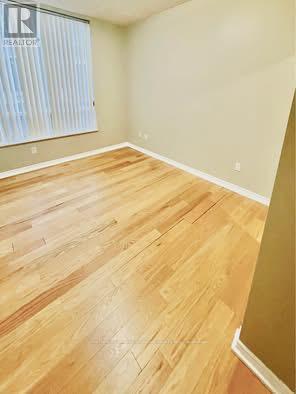 Photo du bâtiment - 270 Wellington St W