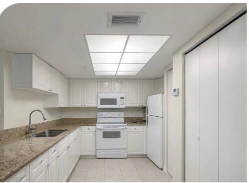 Foto del edificio - 1100 Crestwood Ct S