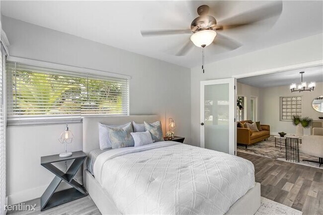 Foto del edificio - 4 br, 2 bath House - 1720 NE 9th Ave
