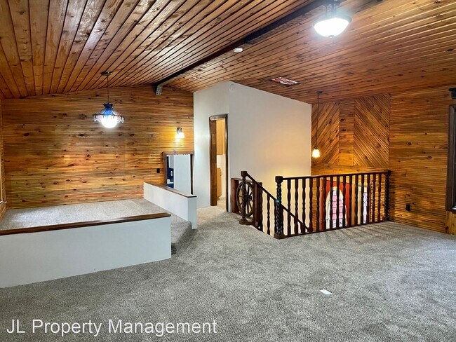 Building Photo - 4 br, 2 bath House - 2208 E Redwood Blvd