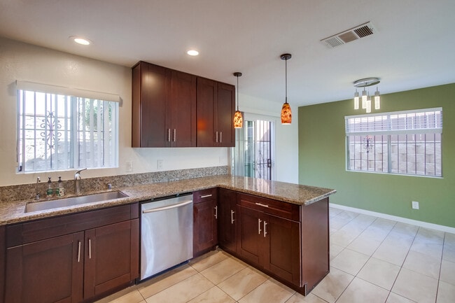 Foto del edificio - 2724 K St