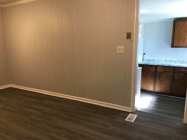 Foto del edificio - 704 Maple Dr