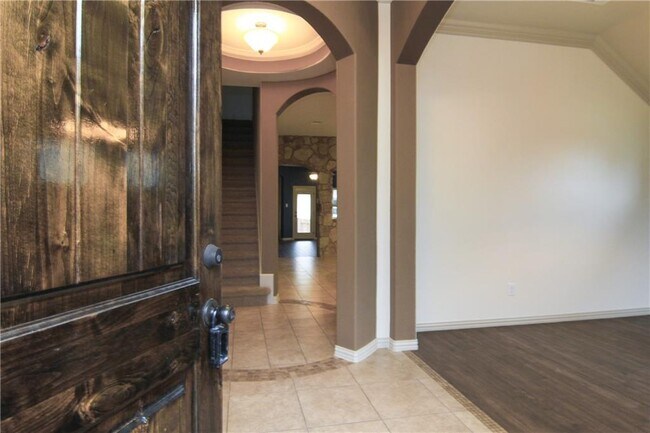 Building Photo - 507 Walsh Hill Trail