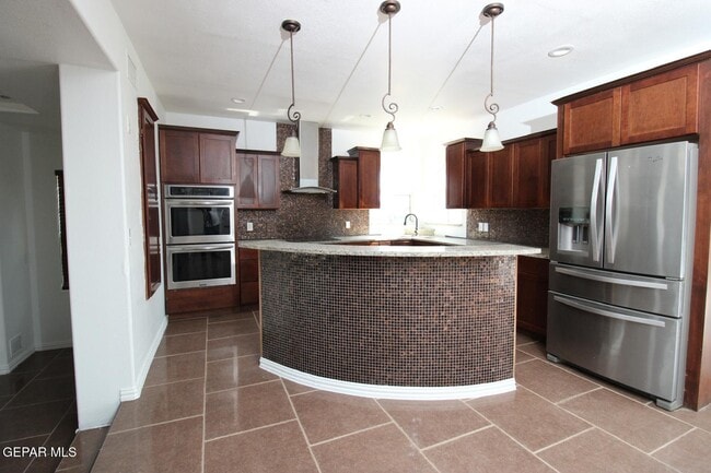 Building Photo - 561 Agua De Mar