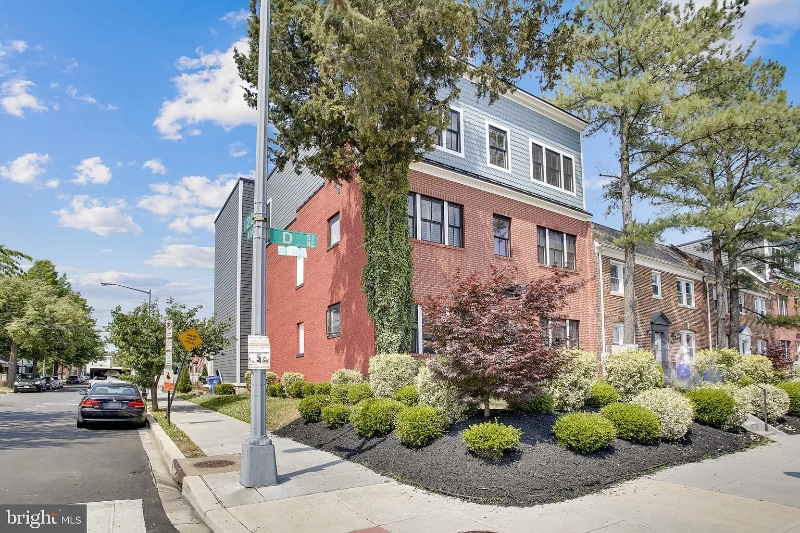 Photo - 2000 D St NE