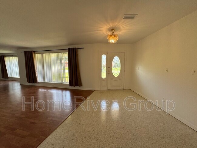 Foto del edificio - 2907 Caballero Dr