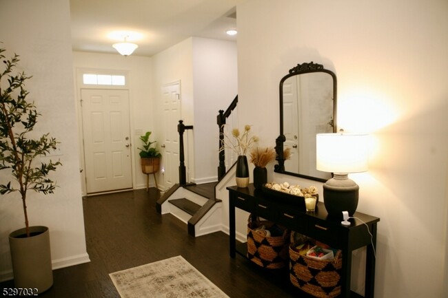 Building Photo - 8 Brompton Pl