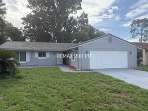 Building Photo - 10101 Allenby Ct
