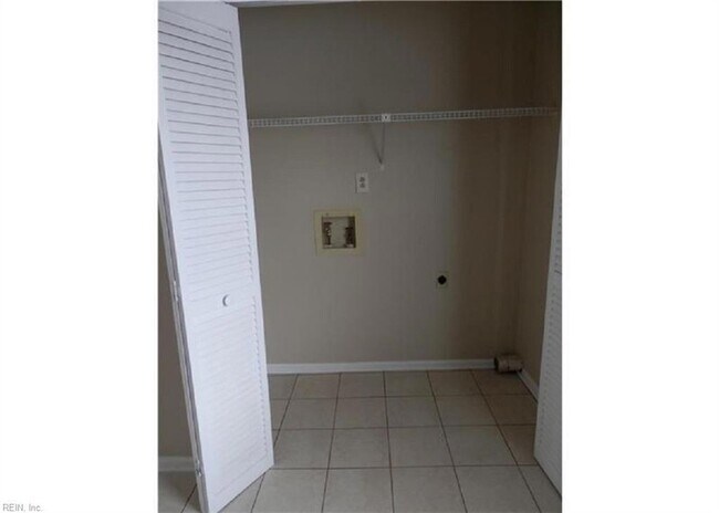 Foto del edificio - 201 Mapleshade Ave