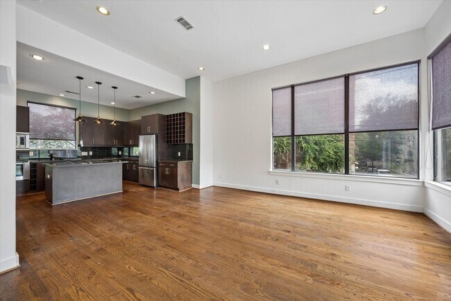 Foto del edificio - 732 Ruthven St