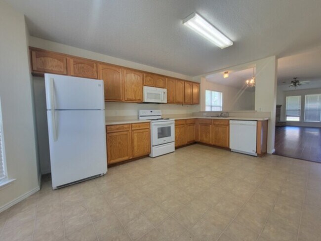Foto del edificio - 3 BEDROOM IN DIAMOND CREEK SUBDIVISION - FORNEY