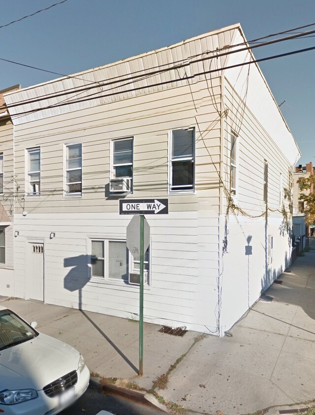 Primary Photo - 86-43 102nd Ave