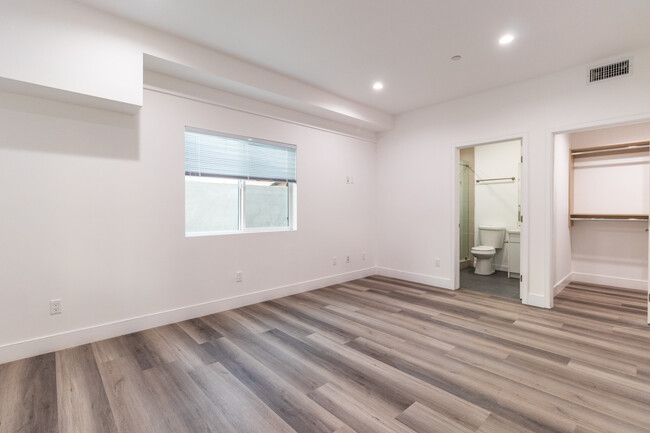 Foto del edificio - 2150 S West View St