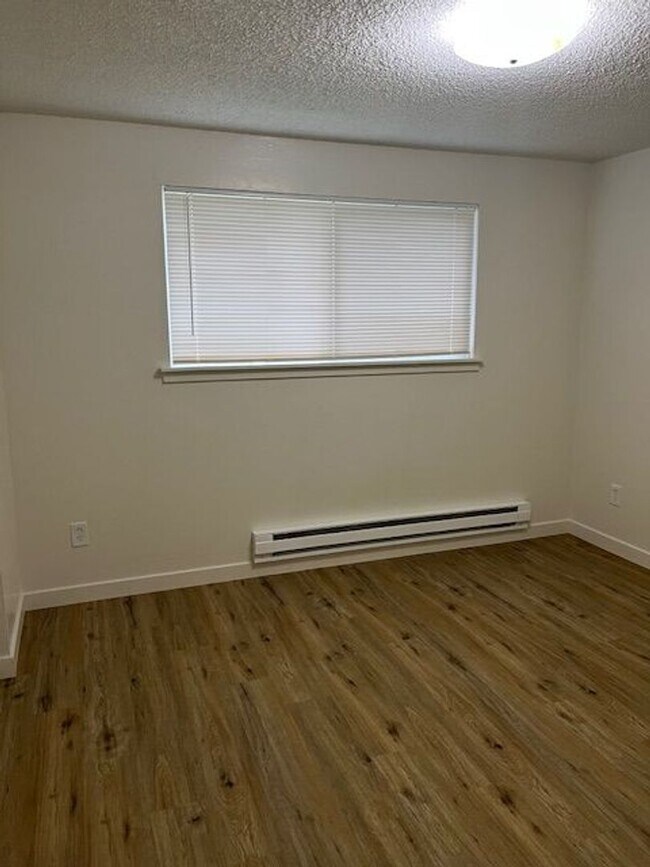 Foto del edificio - Meeker Creek Tri-Plex