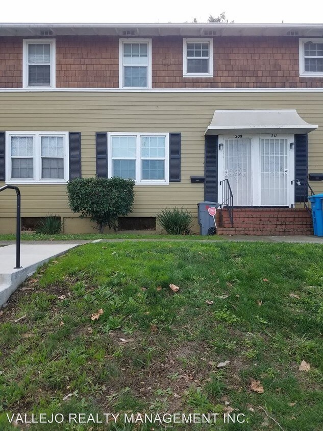 Primary Photo - 209 Rodgers St