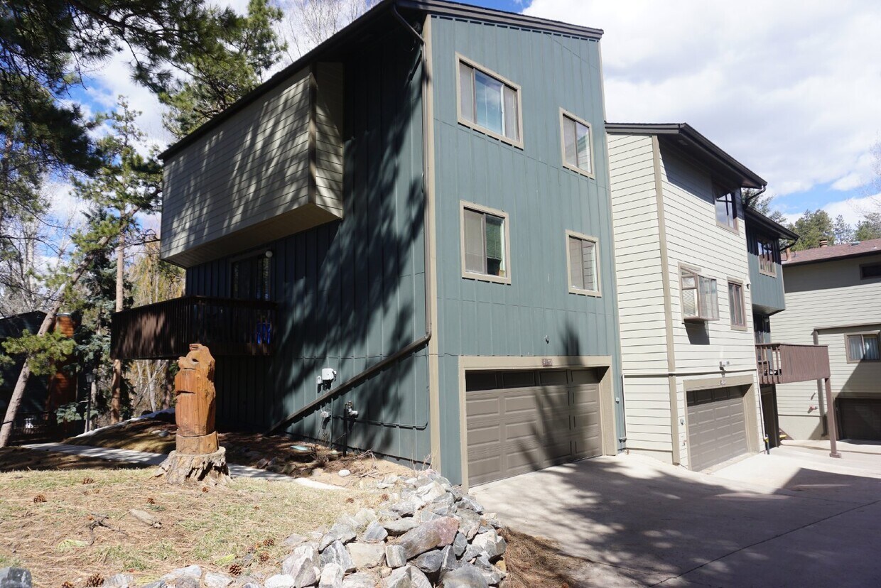 4902 Silver Spruce Ln, Evergreen, CO 80439 Room for Rent in Evergreen