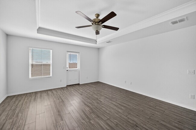 Foto del edificio - 4417 Benham Dr
