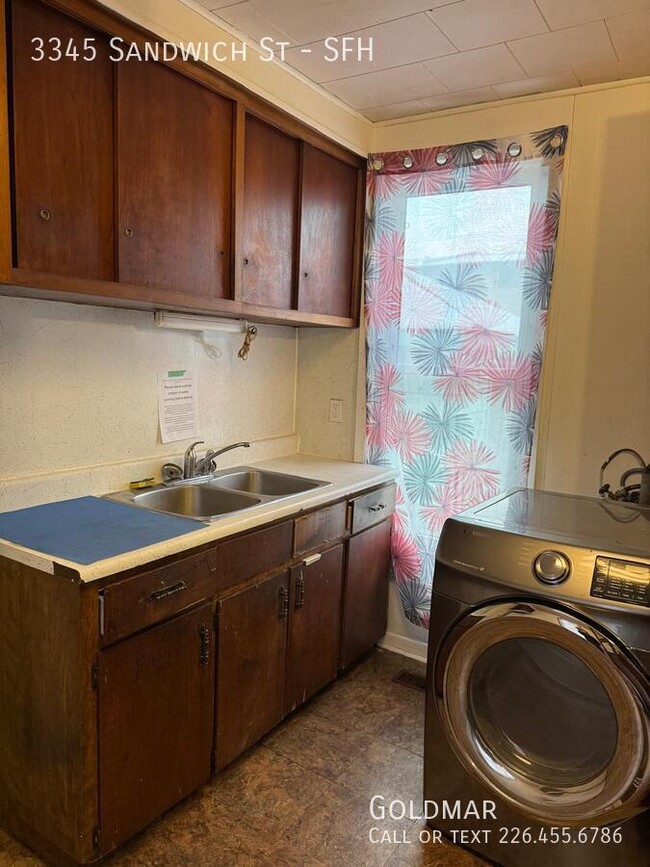 Building Photo - Cozy Single Family Home