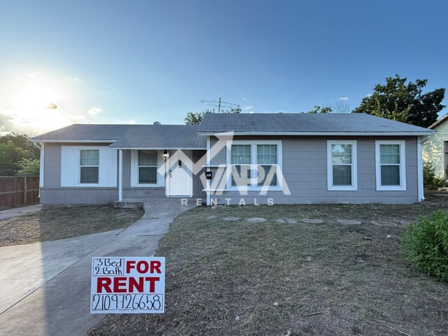 Building Photo - 239 Erskine Pl