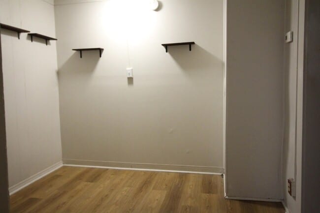Building Photo - 11 Elm St
