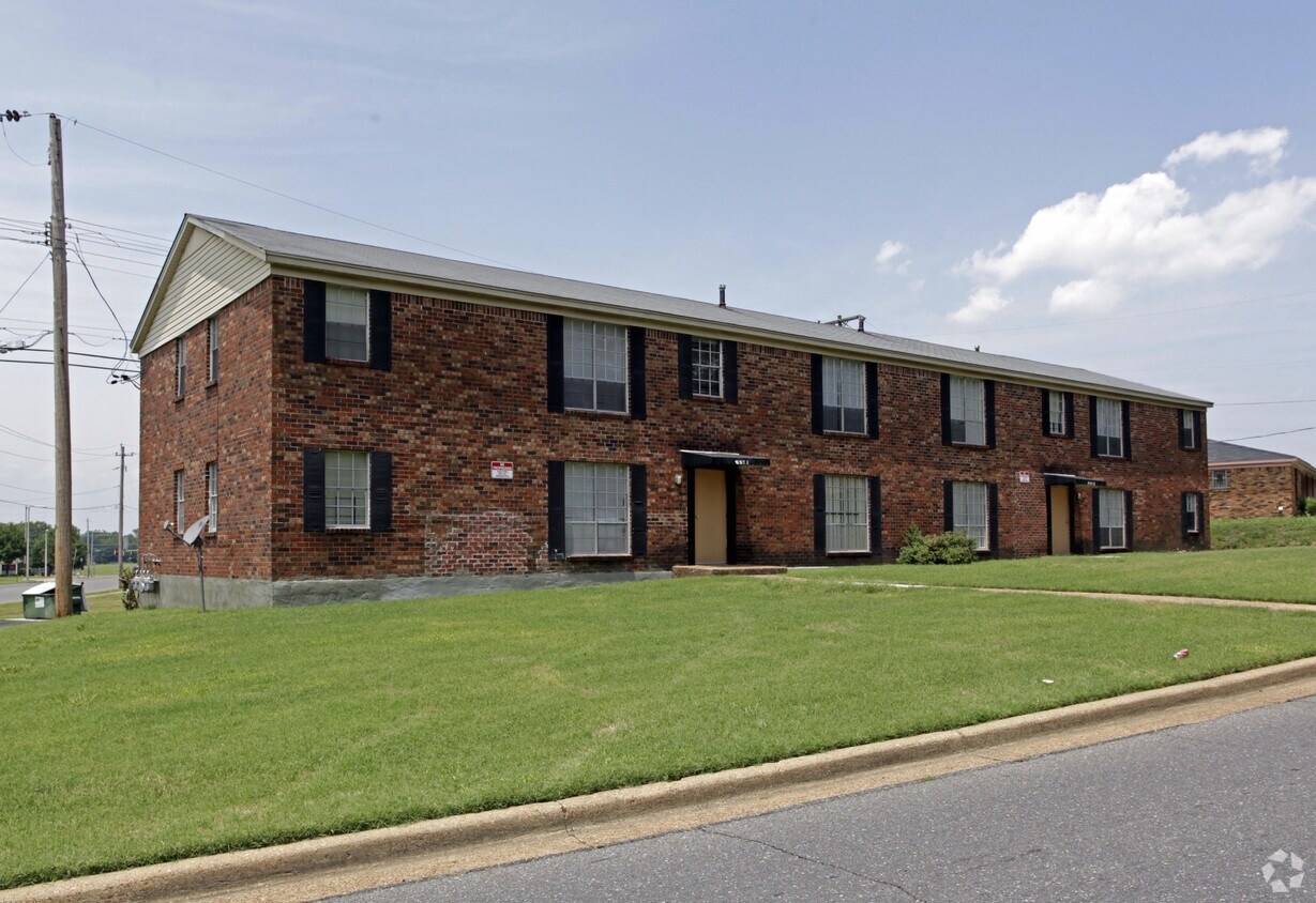 Building Photo - 3737-3741 Hillbrook Rd