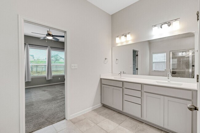 Foto del edificio - 104 Joseph Hawkins Ln