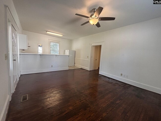 Building Photo - 3121 Rosewood Dr