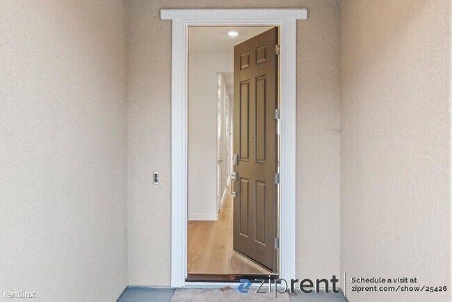 Building Photo - 3 br, 2 bath House - 5449 Spring Mountain ...