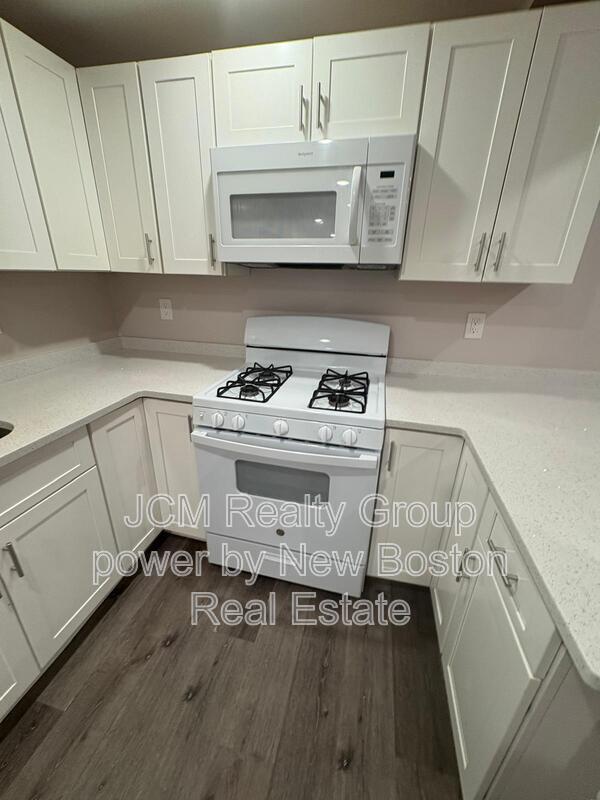 Building Photo - 32 Hartwell St