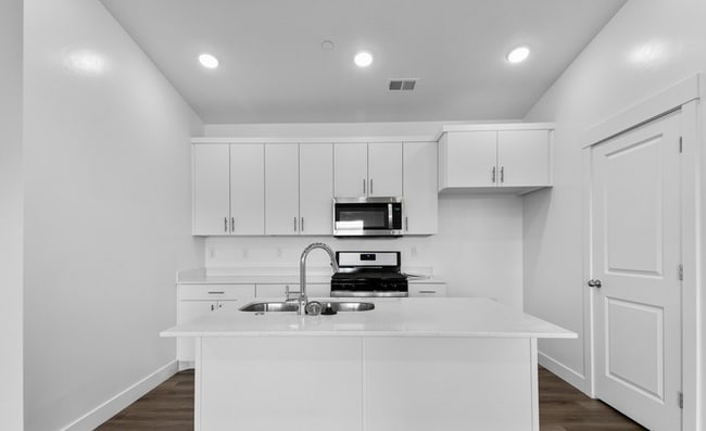 Building Photo - 536 N 130 E