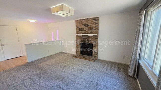 Foto del edificio - 11748 Fillmore Pl