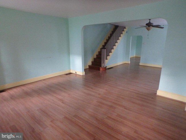 Building Photo - 129 Stroud St