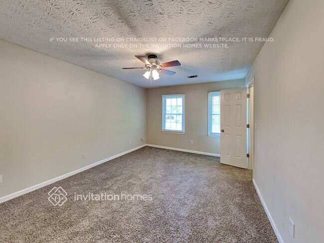 Foto del edificio - 2536 Ashworth Lake Rd