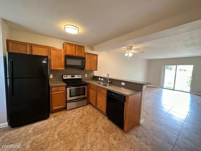 Building Photo - 3 br, 2 bath House - 2107 SE 3rd St Apt B 0