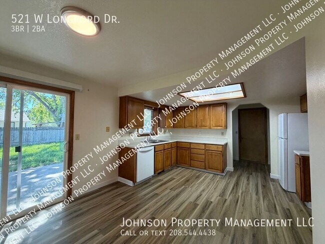 Foto del edificio - 521 Longford Dr