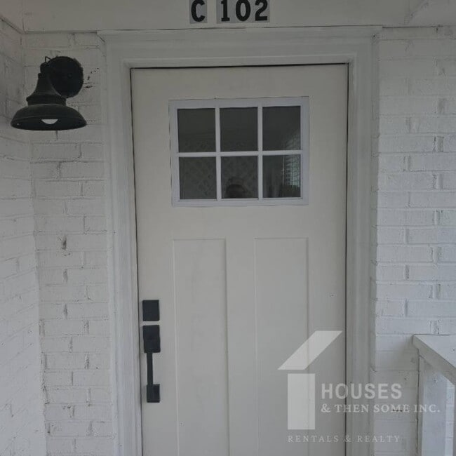 Foto del edificio - 511 Hampton Ave