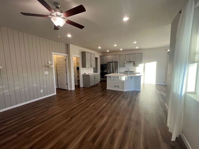 Building Photo - Beautiful Newer Home in North Windsor