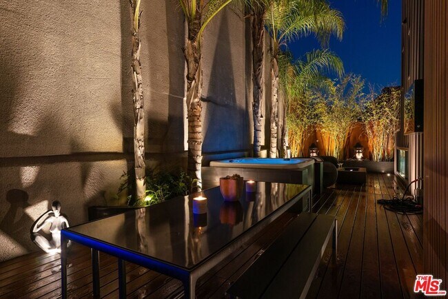 Foto del edificio - 3601 Dixie Canyon Pl